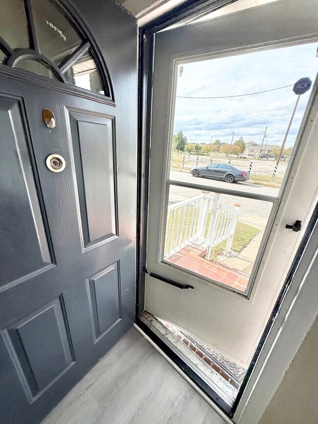 Building Photo - ***Renovated 3 Bedroom Ranch*Near Casino & Naval Hospital & Shipyard