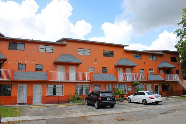 Building Photo - 2260 W 55th St