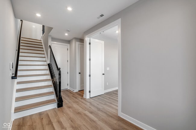 Building Photo - 414 Elite St