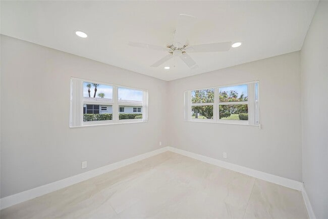 Building Photo - 2725 Emory Dr W