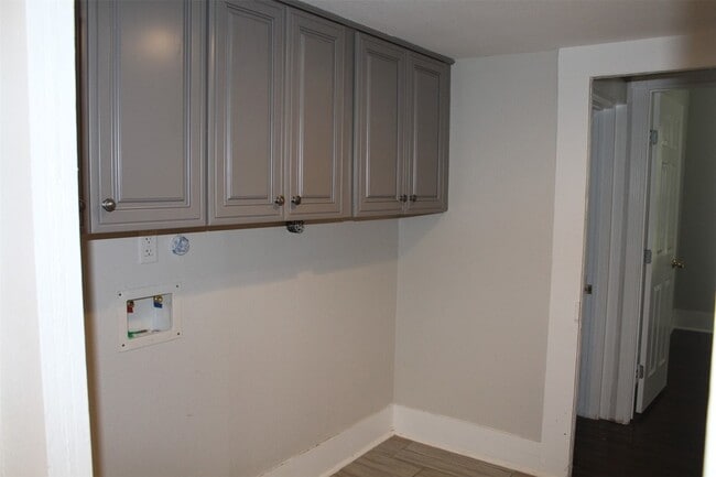 Building Photo - 402 Granberry St