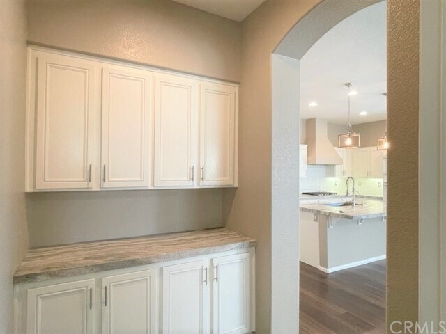 Building Photo - 34206 Pinehurst Dr