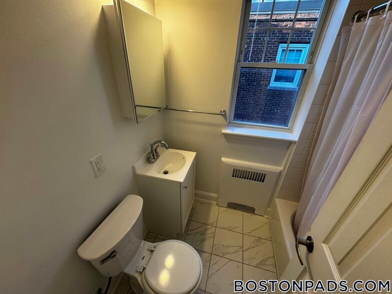 Building Photo - 71 Kilsyth Rd