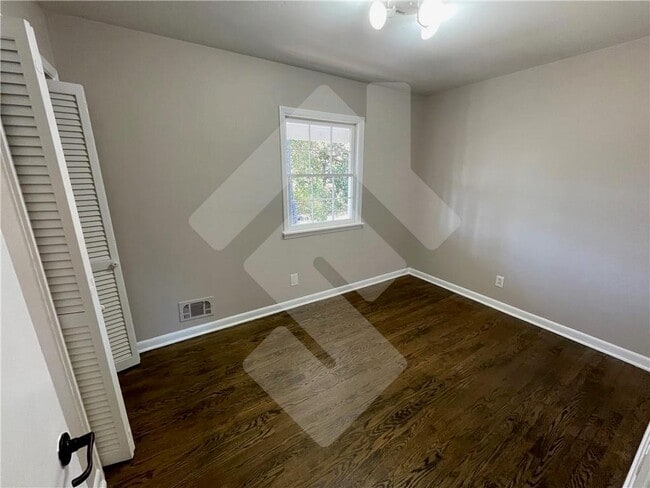 Building Photo - 9935 La View Cir