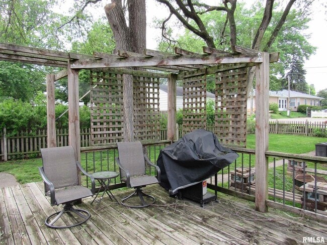 Building Photo - 1126 W Lombard St