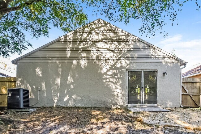 Building Photo - 337 Placid Lake Dr