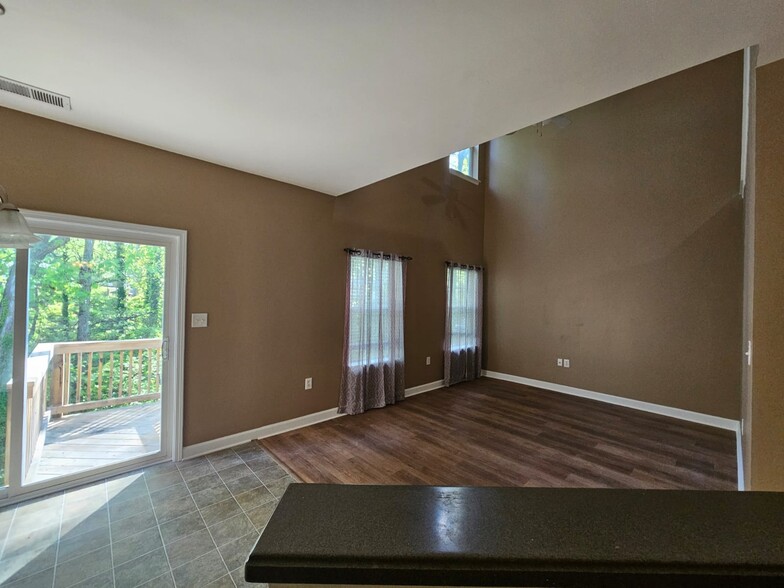 Building Photo - 359 Doughton Ln