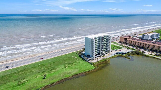 Building Photo - 9420 Seawall Blvd