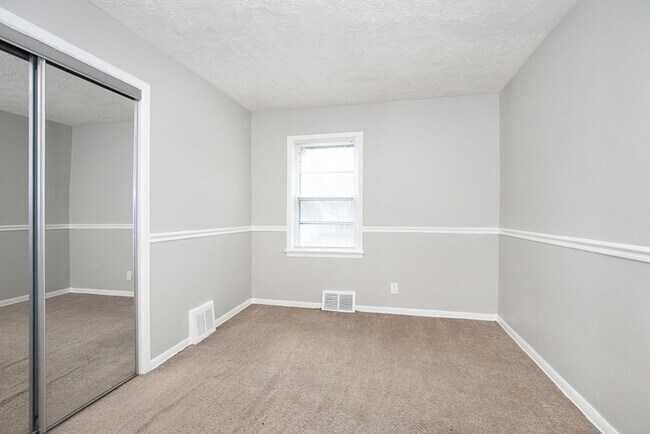 Building Photo - 3 Bed/1 Bath Single Family Home!