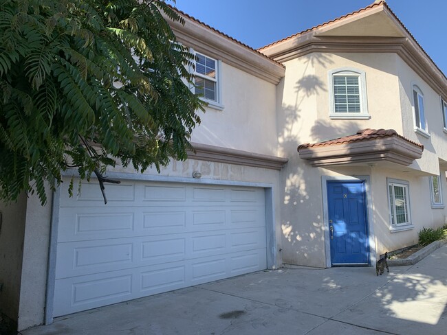 Primary Photo - 125 S Melrose St