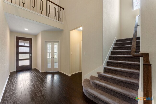 Building Photo - 942 Blue Violet