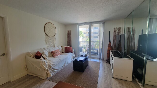 Building Photo - 2929 S Ocean Blvd