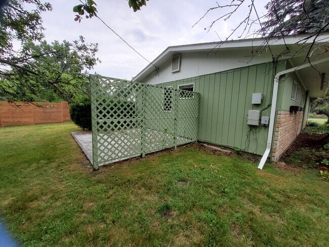 Building Photo - 2828 Packard St