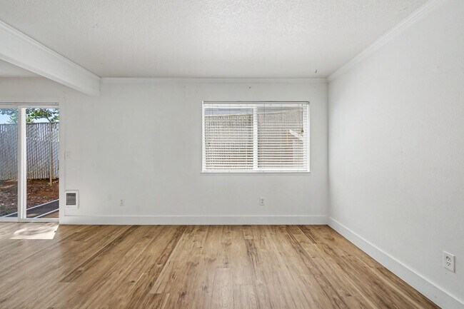 Building Photo - 5260-5262 Springcrest Drive