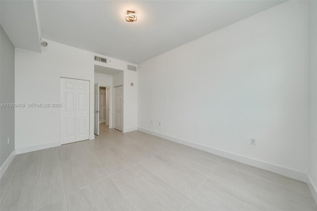 Building Photo - 140 S Dixie Hwy