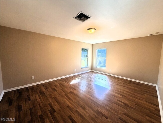 Building Photo - 1710 NW 17th St