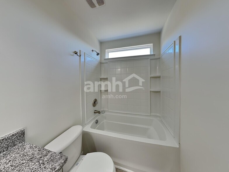 Building Photo - 5006 Lazy Day Ln