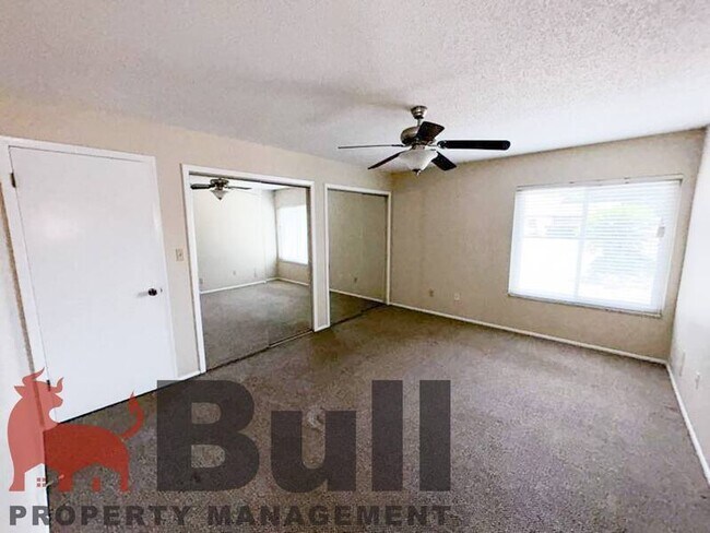 Building Photo - 1066 Las Cruces Dr
