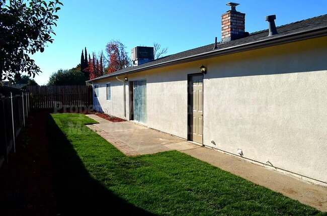 Building Photo - 352 Grand Prix Ave