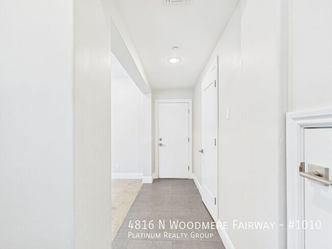 Building Photo - 4816 N Woodmere Fairway