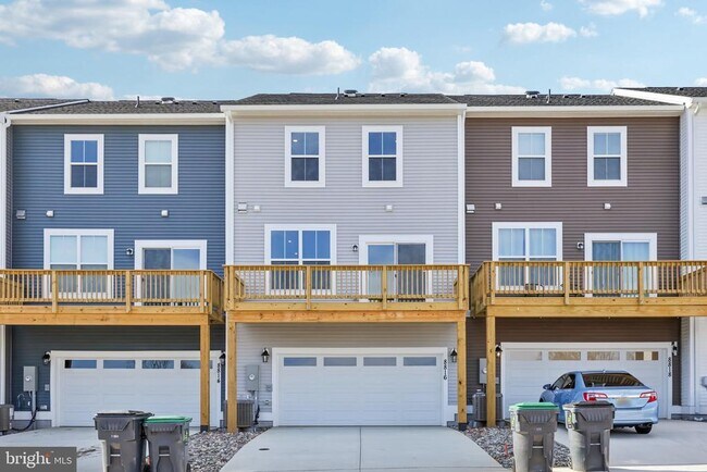 Building Photo - 8816 Selby Ct
