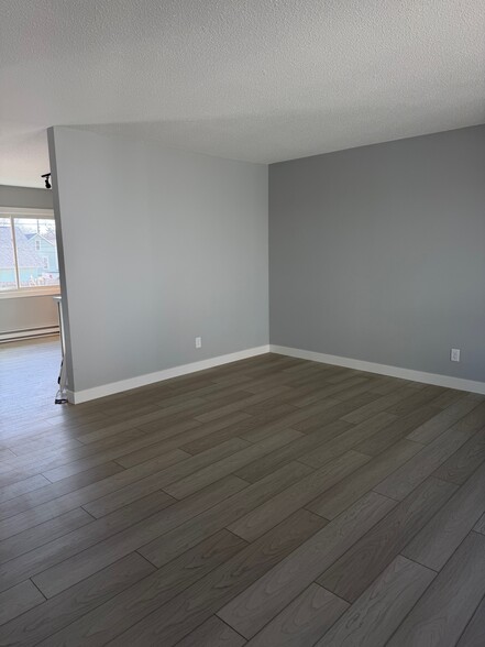 Building Photo - 1413 Charles St