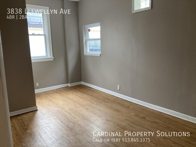 Building Photo - 3838 Llewellyn Ave