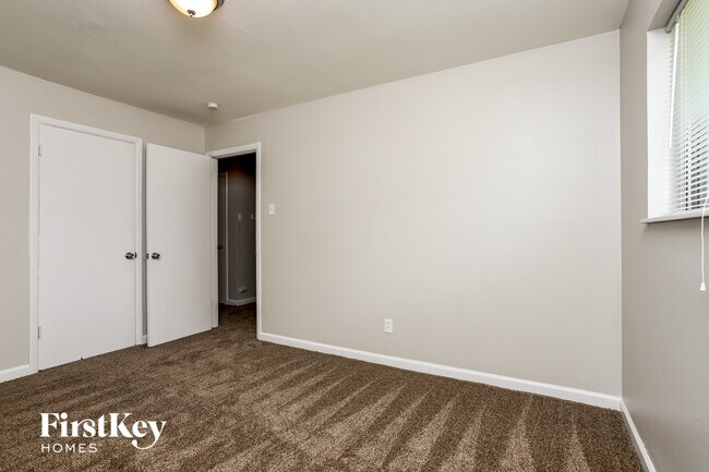 Building Photo - 1495 Mullanphy Ln