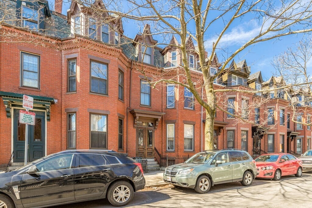Building Photo - 325 K St