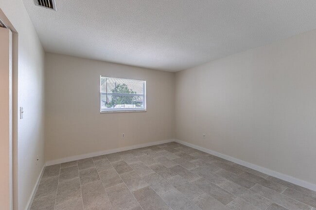 Building Photo - 210 Delido Ct