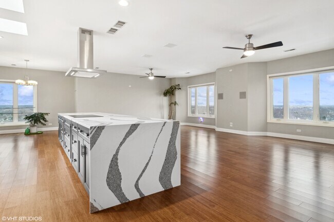 Building Photo - 1 Renaissance Pl