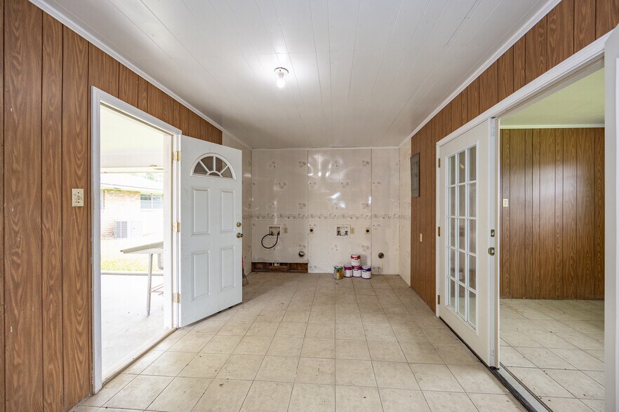 Building Photo - 12114 Tams Dr