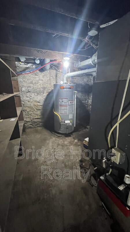 Building Photo - 447 Hays Ave