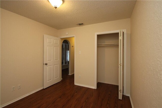 Building Photo - 7017 Crosswood Dr