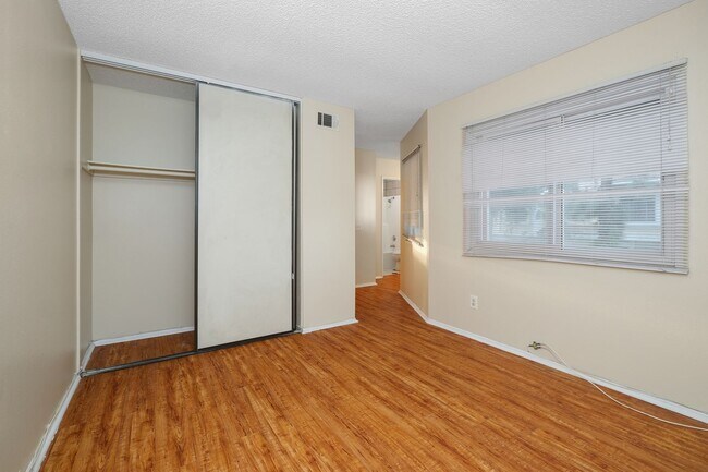 Building Photo - 1650 S Campus Ave