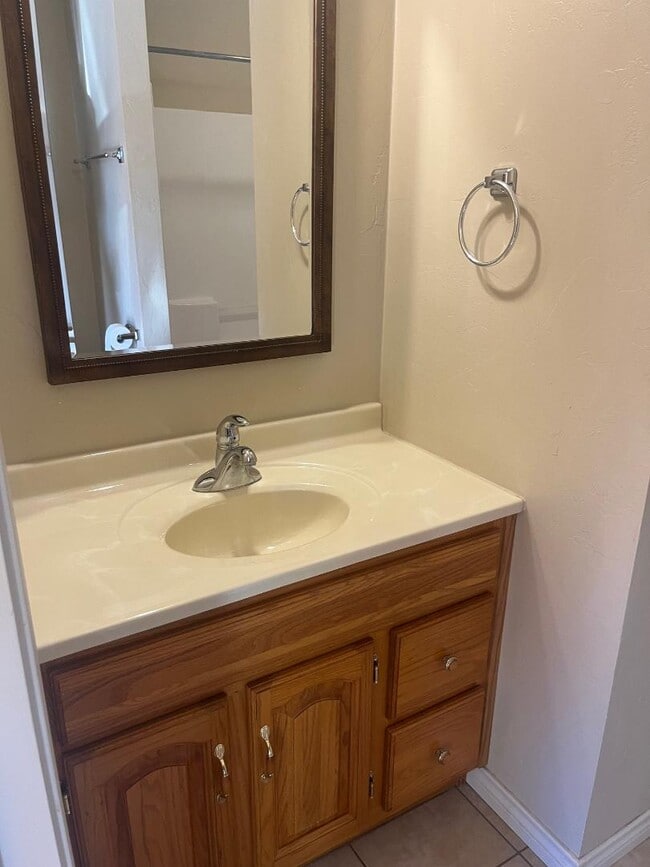 Building Photo - 510 Walnut Ave