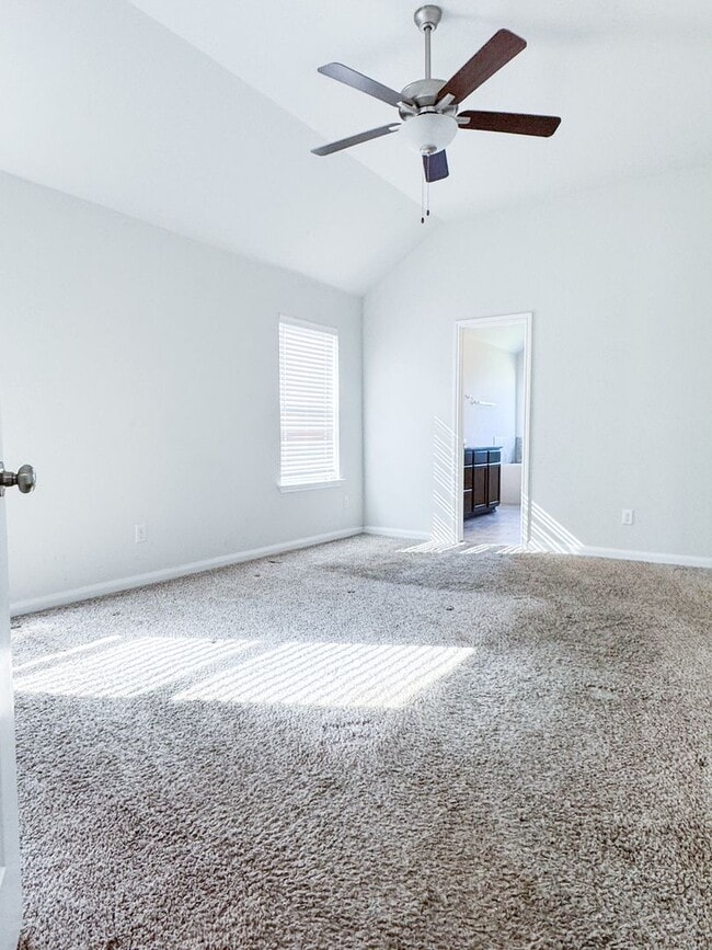 Building Photo - Perfect home in a perfect location!