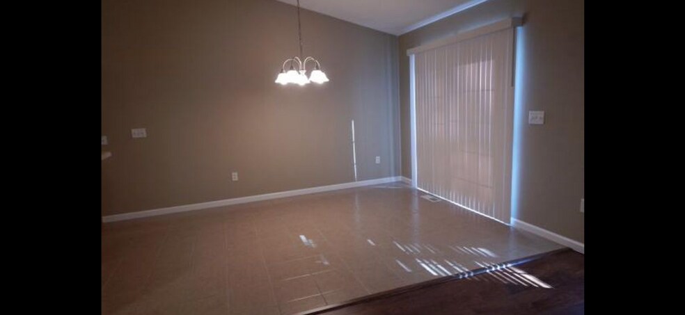 Building Photo - 2224 Madero Dr