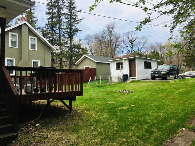 Building Photo - 305 Maryland St