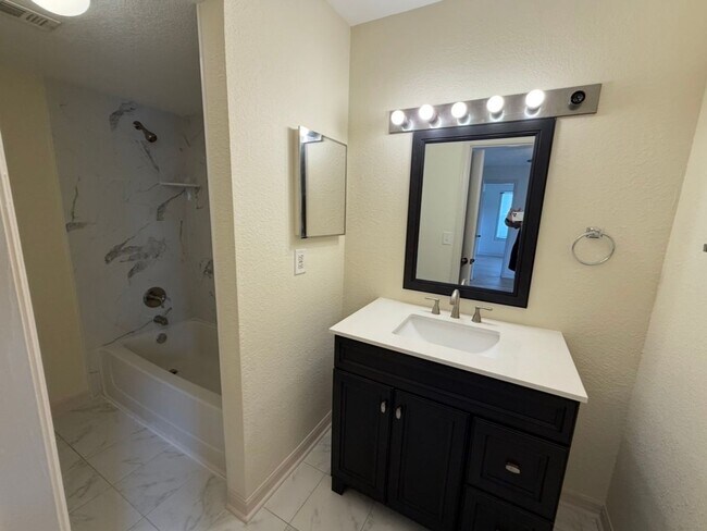 Building Photo - Prime Orlando Location!