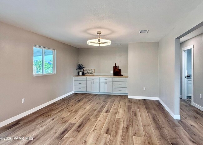 Building Photo - 7216 E Grandview Dr