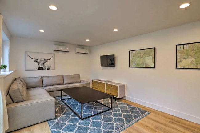 Building Photo - Black Mountain Furnished Lower Level Apart...