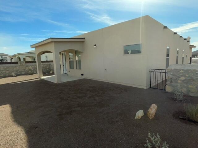 Building Photo - 14741 Tierra Harbor Ave
