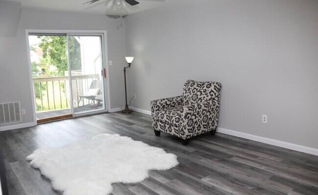 Building Photo - 204 Sandstone Ct