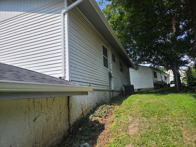Building Photo - 4BR-2BA Single Family Rental Home - Washington MO 63090