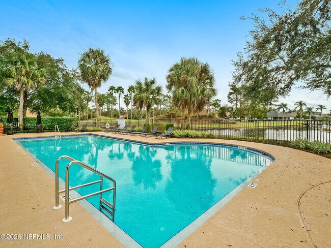 Building Photo - 13703 Richmond Park Dr N