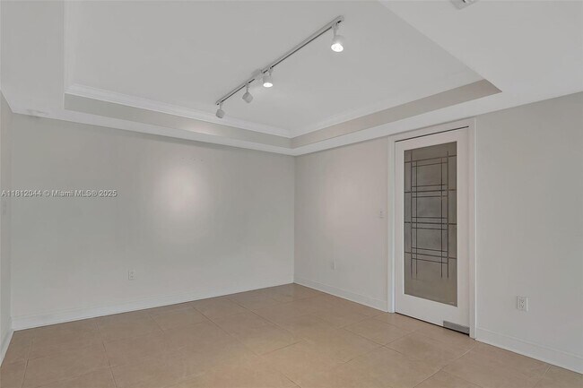 Building Photo - 3 Grove Isle Dr