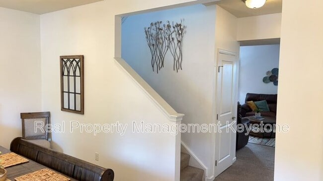 Building Photo - 241 Long Ridge Dr