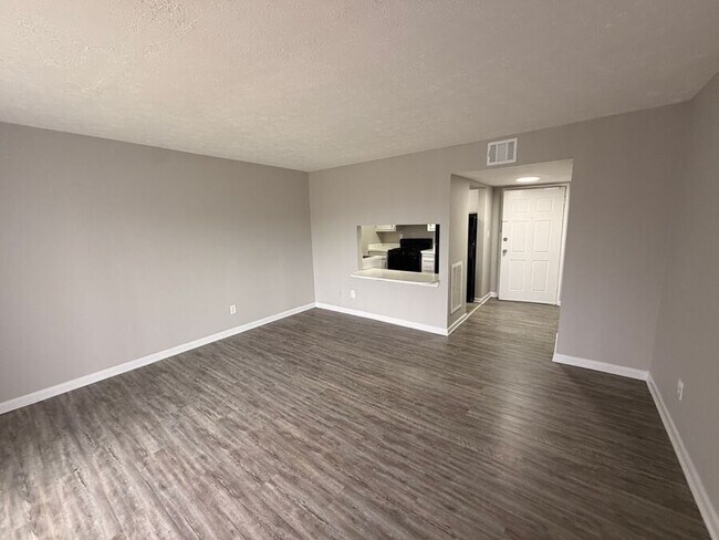 Building Photo - 2082 Fairmont Ct