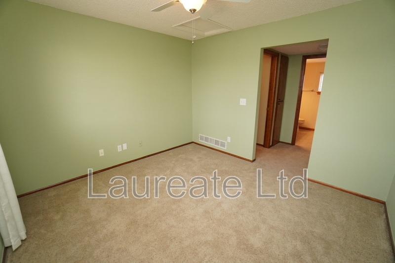 Building Photo - 5474 W Canyon Trail